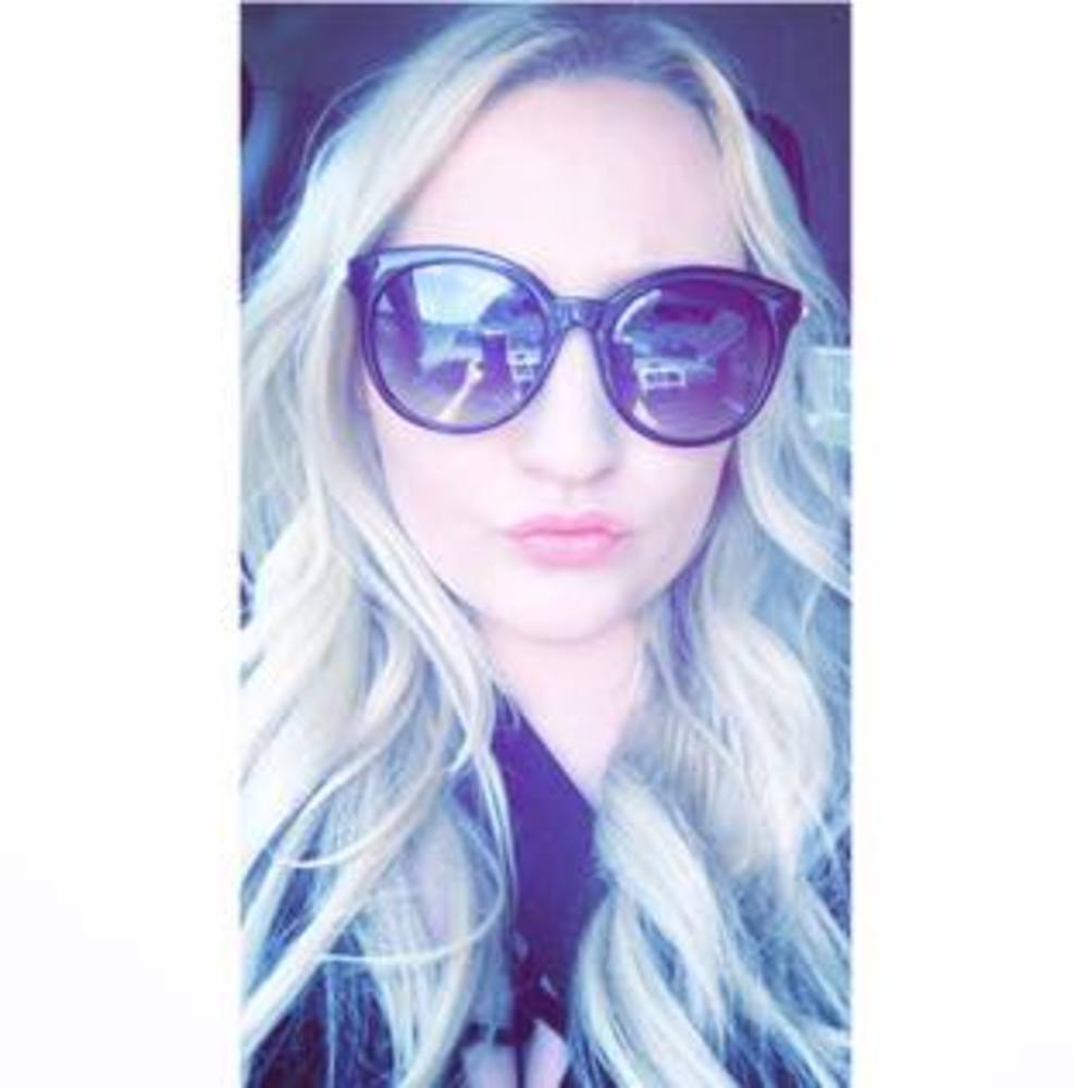 Meet your Posher, Lindsey